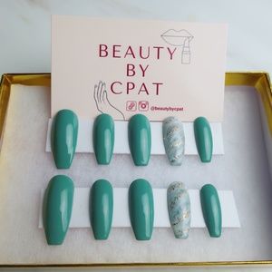 Marble Accent LUXURY PRESS ON NAILS